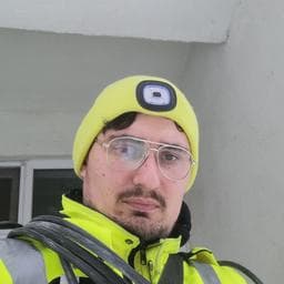 Profilul lui Razvan C